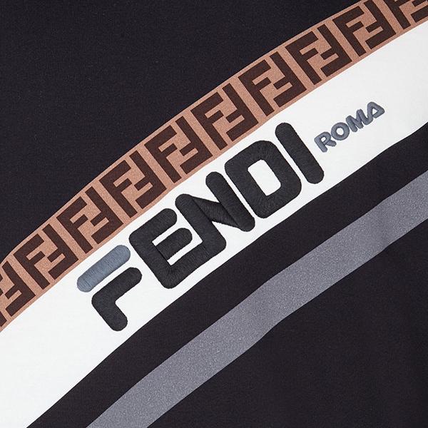 【国内完売品!!】FENDI FILA☆FFロゴ付き フードパーカー FY0945A65